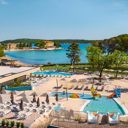 Valamar Camping Padova Banjol エクステリア 写真